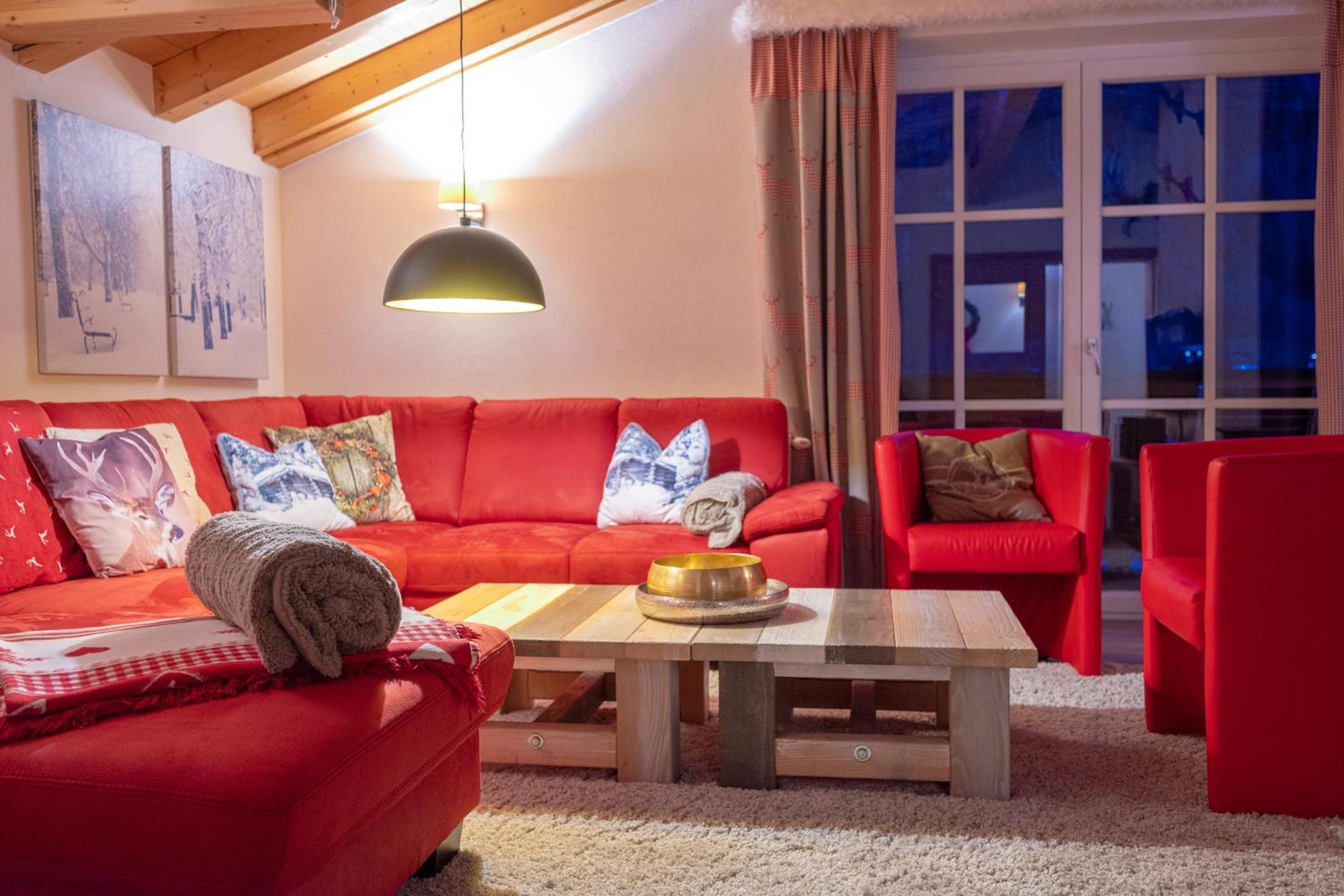 All Seasons Lodge By All In One Apartments 카프룬 외부 사진